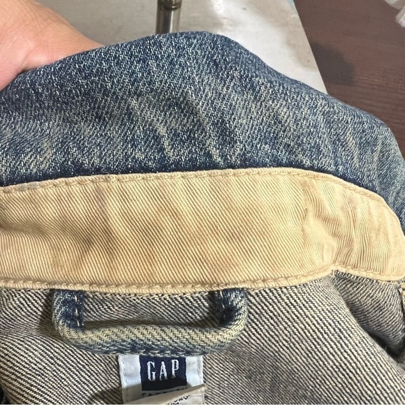 GAP women’s Denim boxy trucker Jacket dirty wash Medium Y2K fashion - Picture 5 of 17